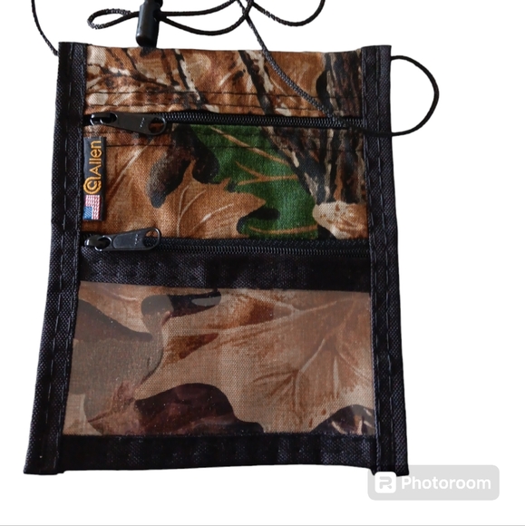 3 Camo Items: Duffle Bag,Hat, Wallet - Picture 4 of 10